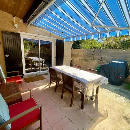 Maison Avec Jardinet, Piscine Commune à Océan * Lacanau