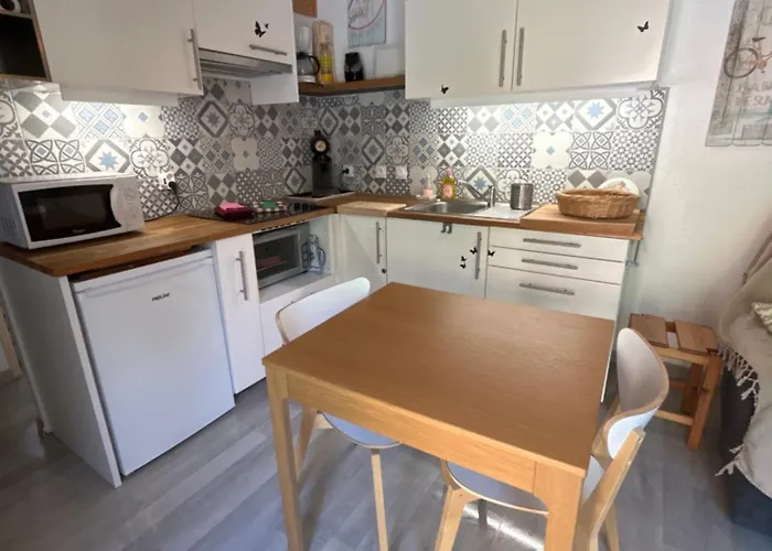 Дом отдыха Maison Avec Jardinet, Piscine Commune A Ocean *