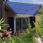 Maison Avec Jardinet, Piscine Commune A Ocean Lacanau
